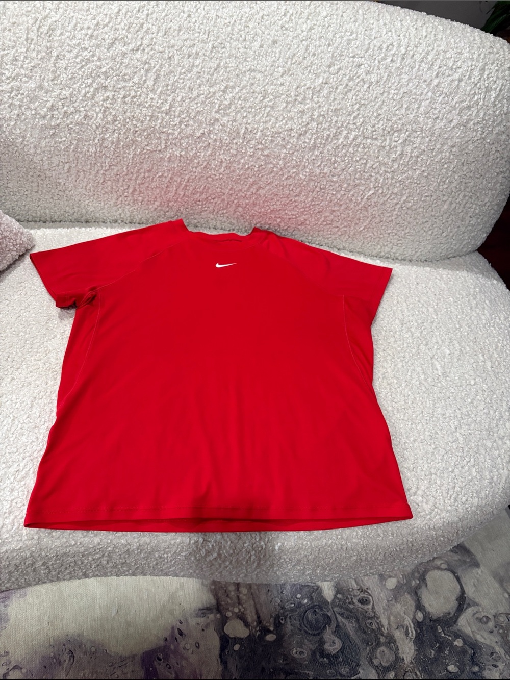Nike Pro Red Short-Sleeve Athletic Shirt szXL